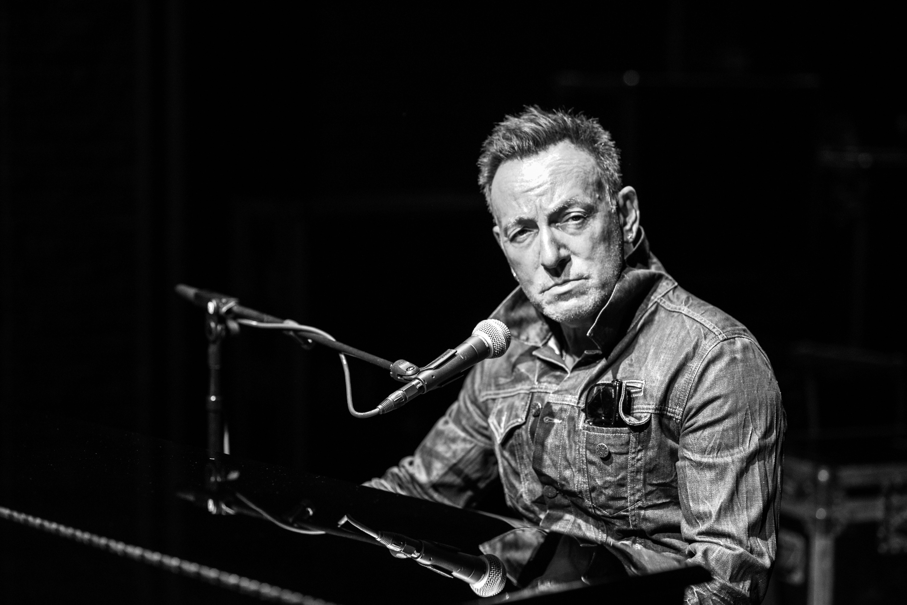 Bruce Springsteen Lyrics: THE PROMISED LAND [Album version]